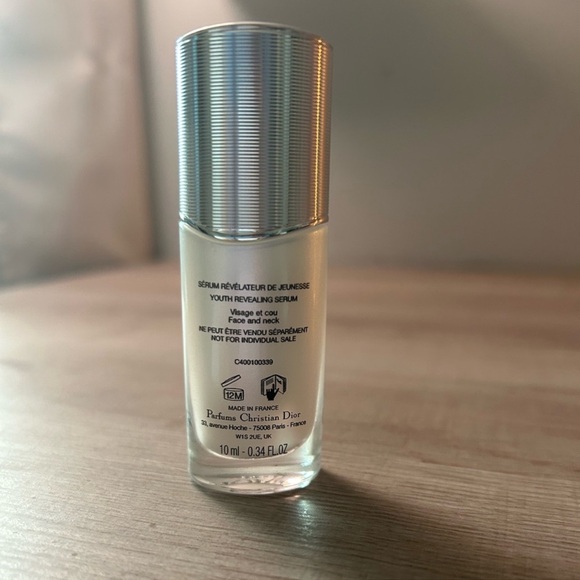 Dior Capture Totale Le Sérum - Picture 2 of 10